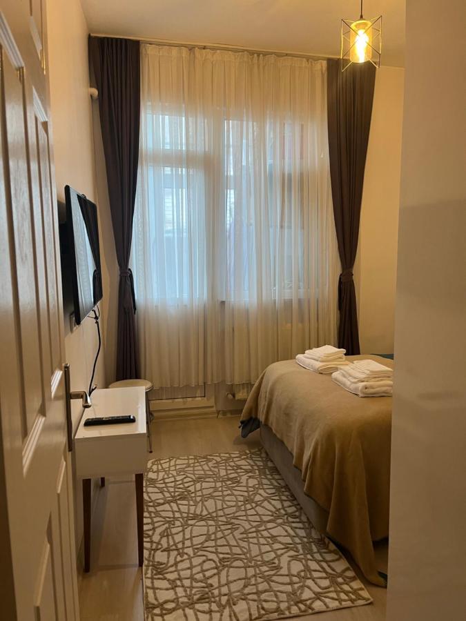 Centrally Located, 2+1 House In Taksim, Cihangir Istanbul Exterior photo