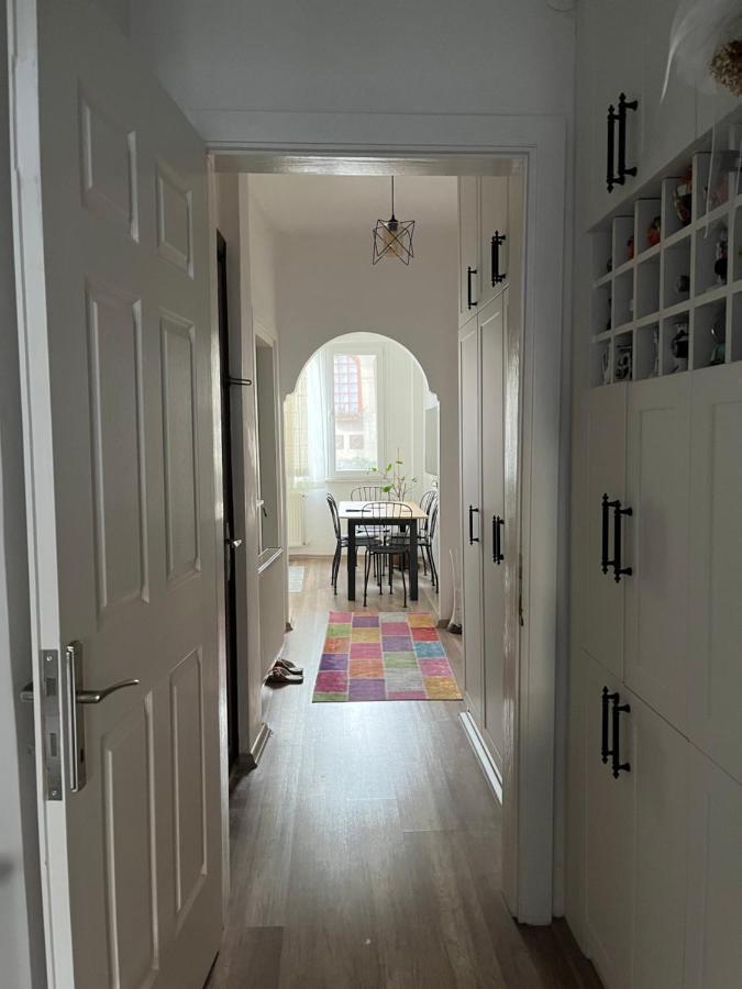 Centrally Located, 2+1 House In Taksim, Cihangir Istanbul Exterior photo