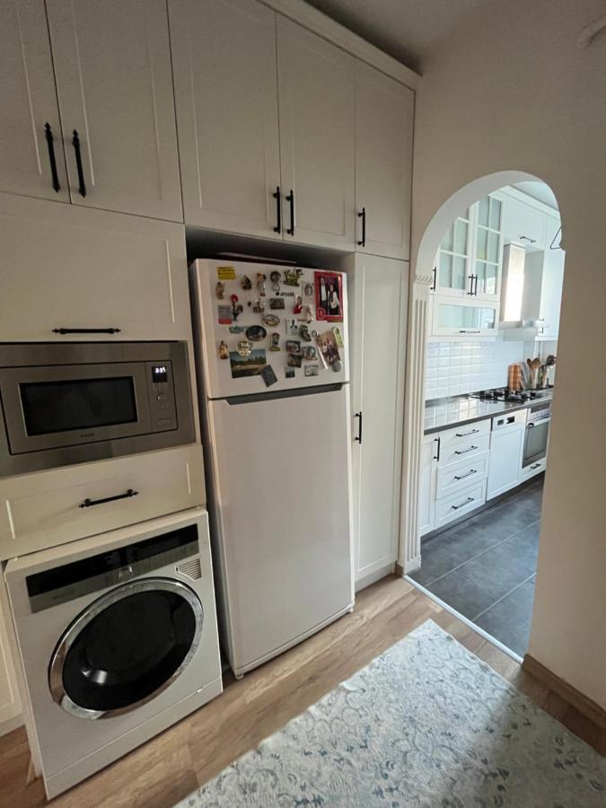 Centrally Located, 2+1 House In Taksim, Cihangir Istanbul Exterior photo