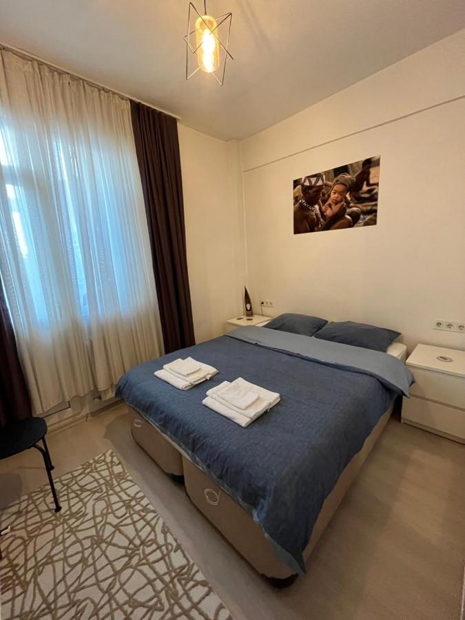 Centrally Located, 2+1 House In Taksim, Cihangir Istanbul Exterior photo