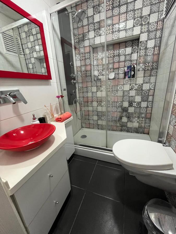 Centrally Located, 2+1 House In Taksim, Cihangir Istanbul Exterior photo