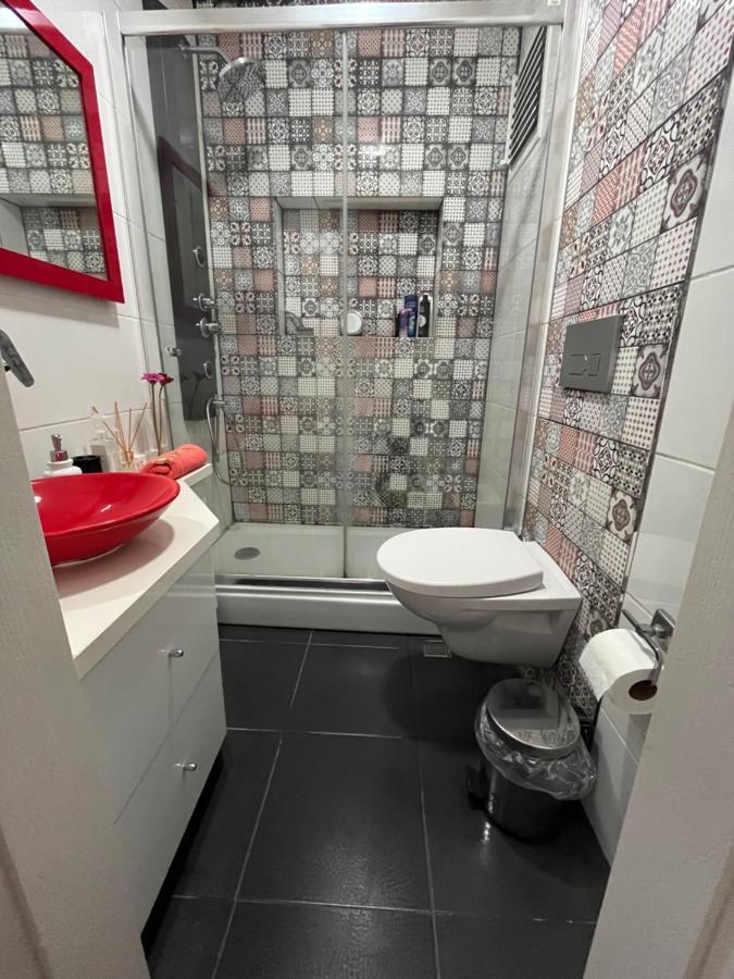 Centrally Located, 2+1 House In Taksim, Cihangir Istanbul Exterior photo