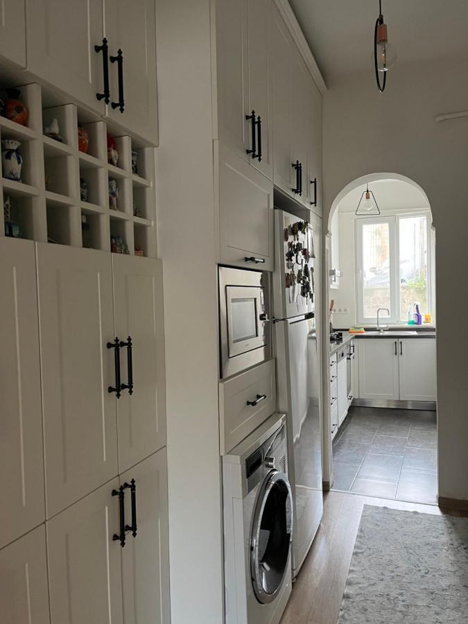 Centrally Located, 2+1 House In Taksim, Cihangir Istanbul Exterior photo