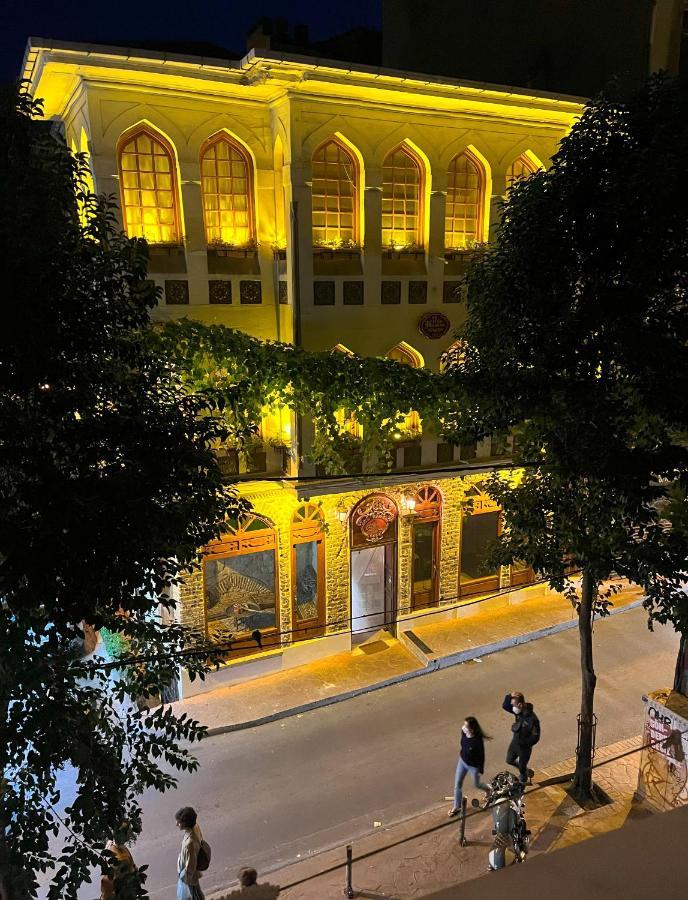 Centrally Located, 2+1 House In Taksim, Cihangir Istanbul Exterior photo