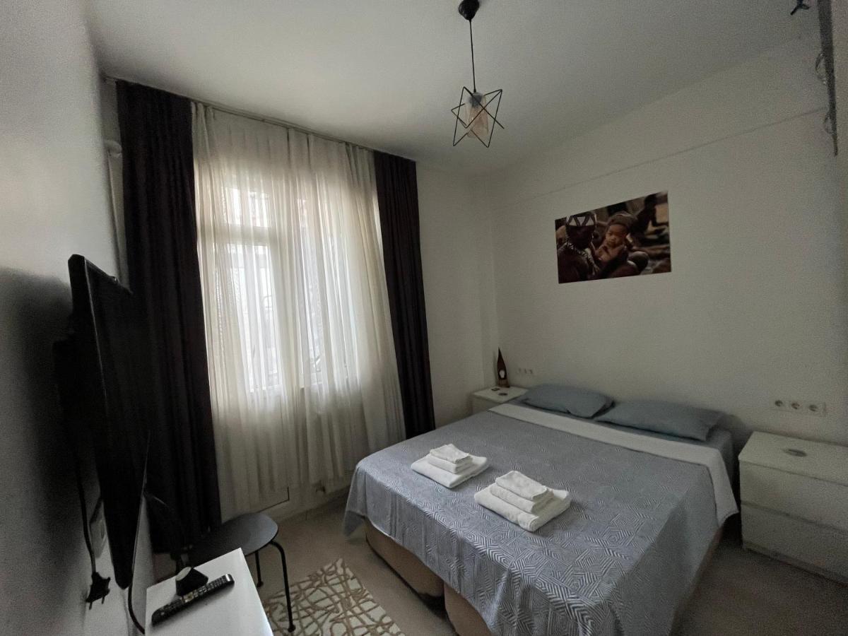 Centrally Located, 2+1 House In Taksim, Cihangir Istanbul Exterior photo