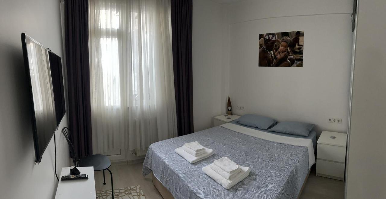 Centrally Located, 2+1 House In Taksim, Cihangir Istanbul Exterior photo