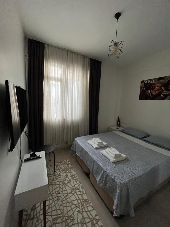Centrally Located, 2+1 House In Taksim, Cihangir Istanbul Exterior photo